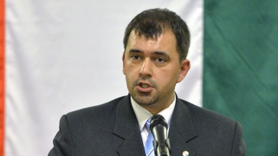 Kitiltották Romániából a Jobbik alelnökét