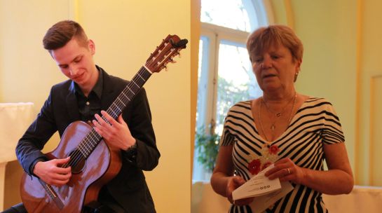 Filip Zsombor gitárestje a bukaresti Balassi Intézetben