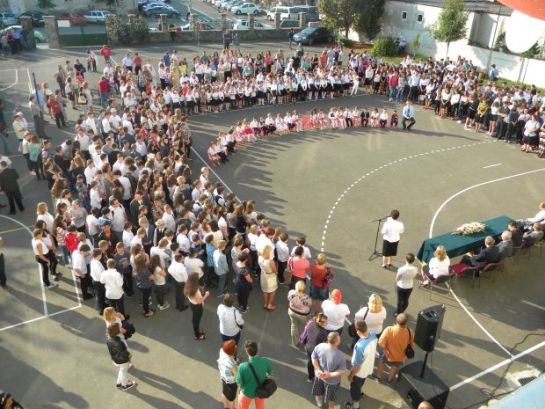 Jelenléti oktatással kezdődik ősszel az iskola