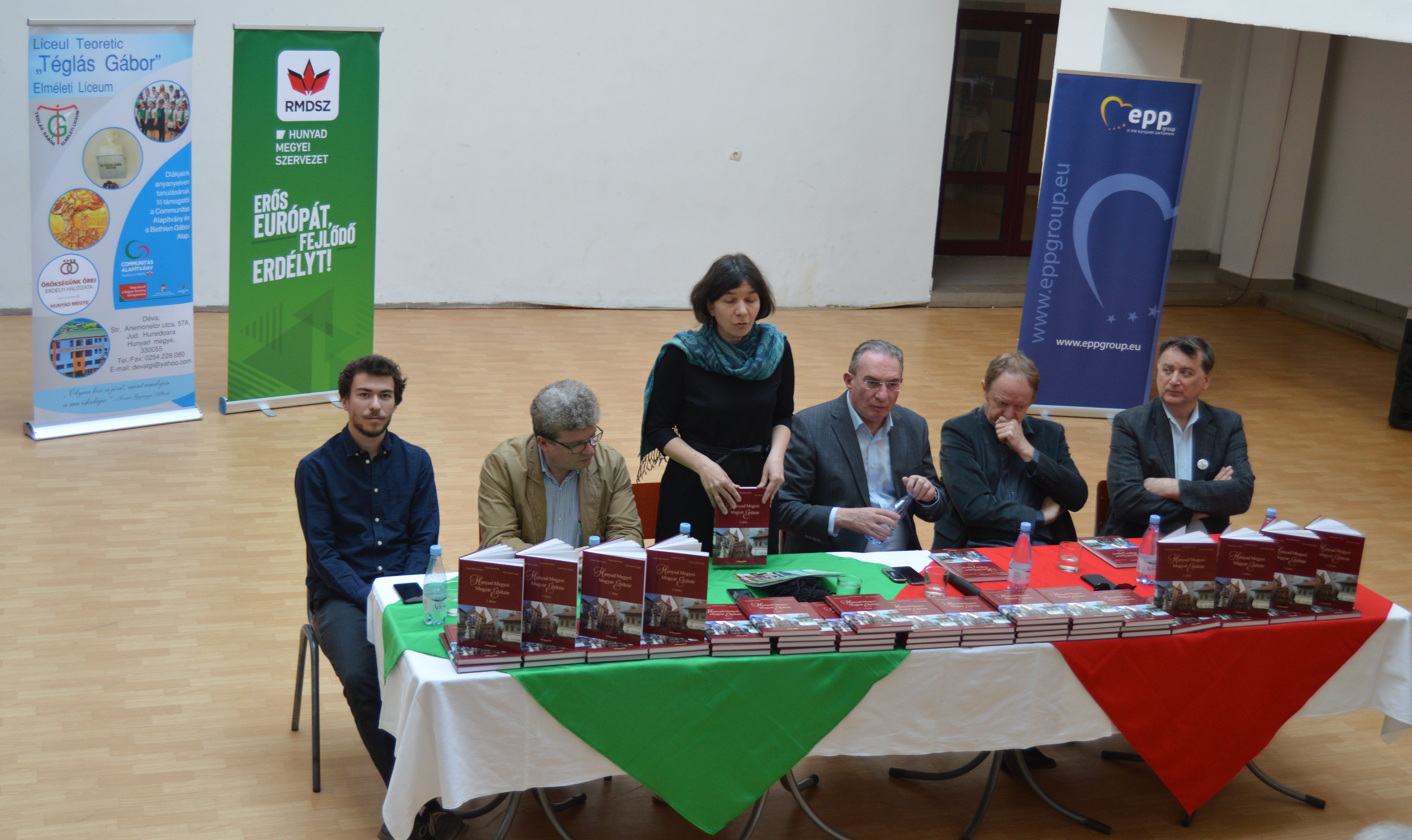 Könyv a Hunyad megyei magyar értékekről