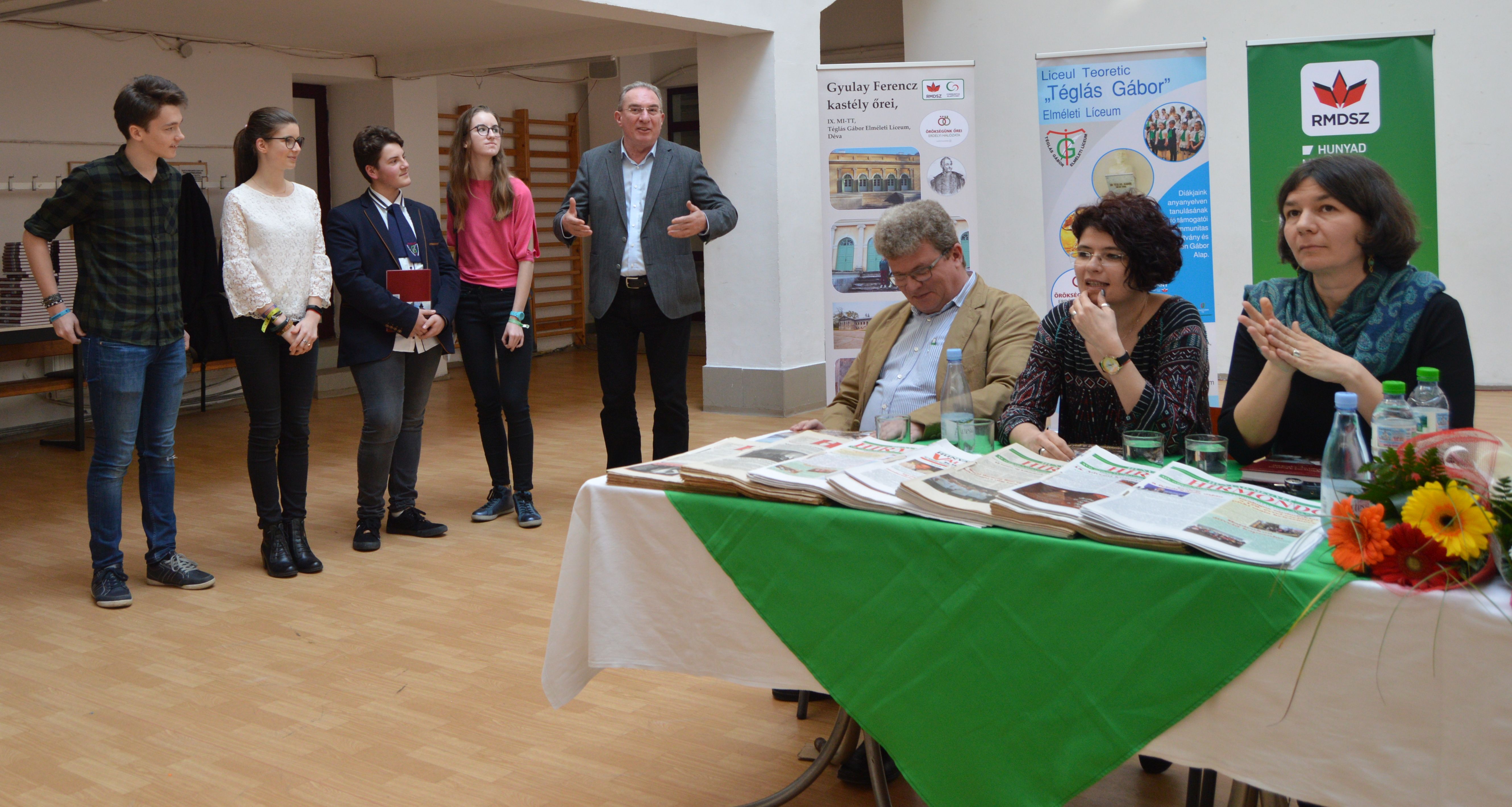 Első döntős szereplésükre készülnek a dévai Örökségünk Őrei