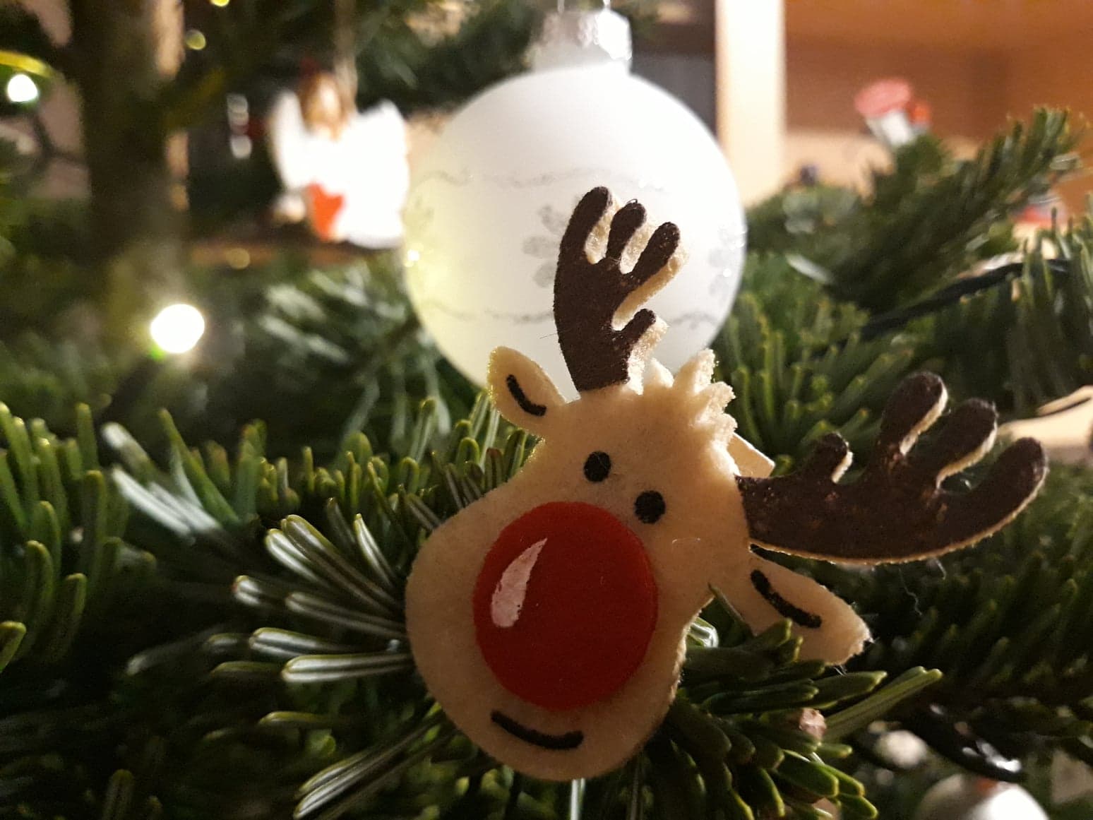 Áldott karácsonyt és boldog új évet kíván a Bukaresti Rádió szerkesztősége!