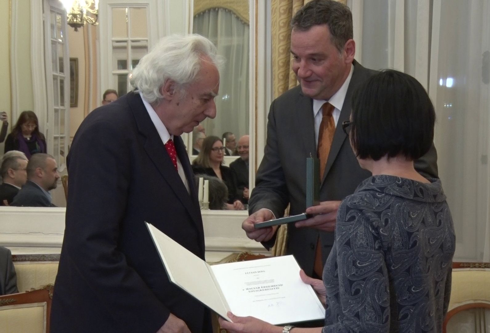 Magyar állami kitüntetés román történésznek