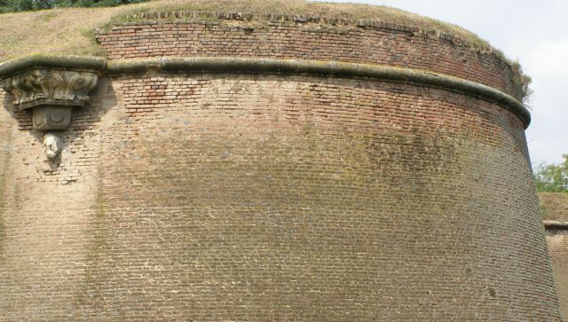 Lezuhant az iskola negyedik emeletéről