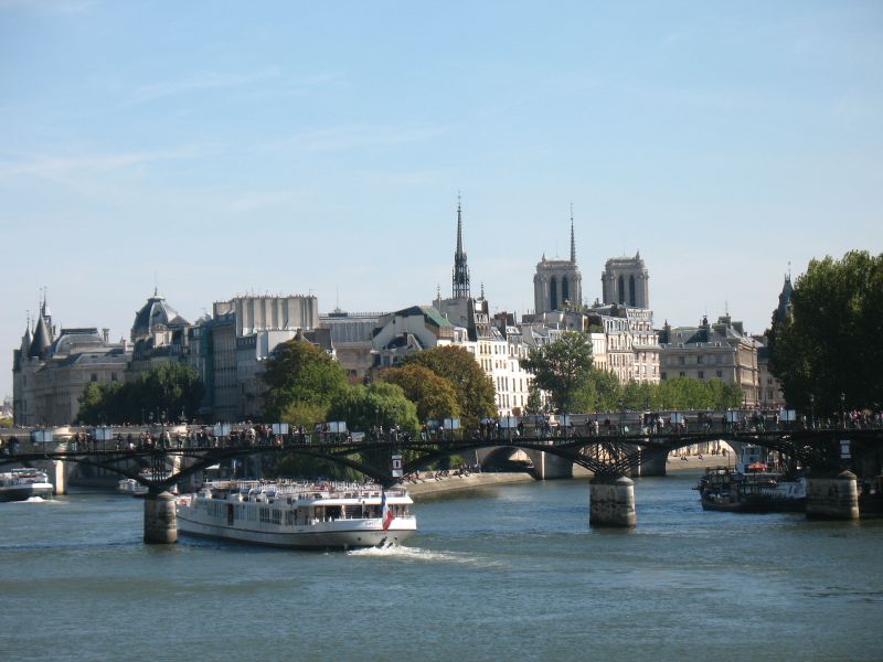 A francia kormány fizetőssé tenné a belépést a párizsi Notre-Dame-ba