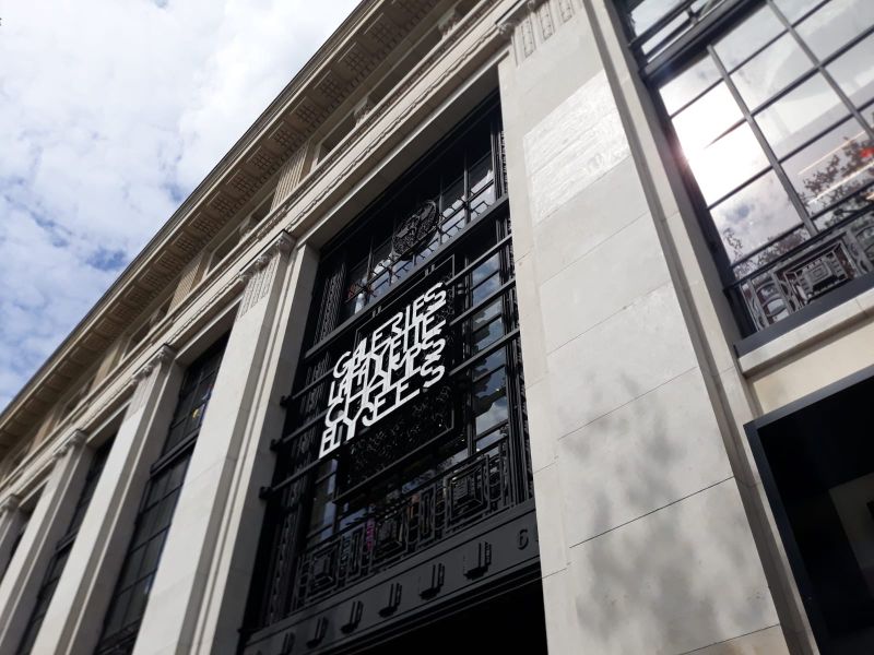 Merényletet hiusítottak meg Párizsban