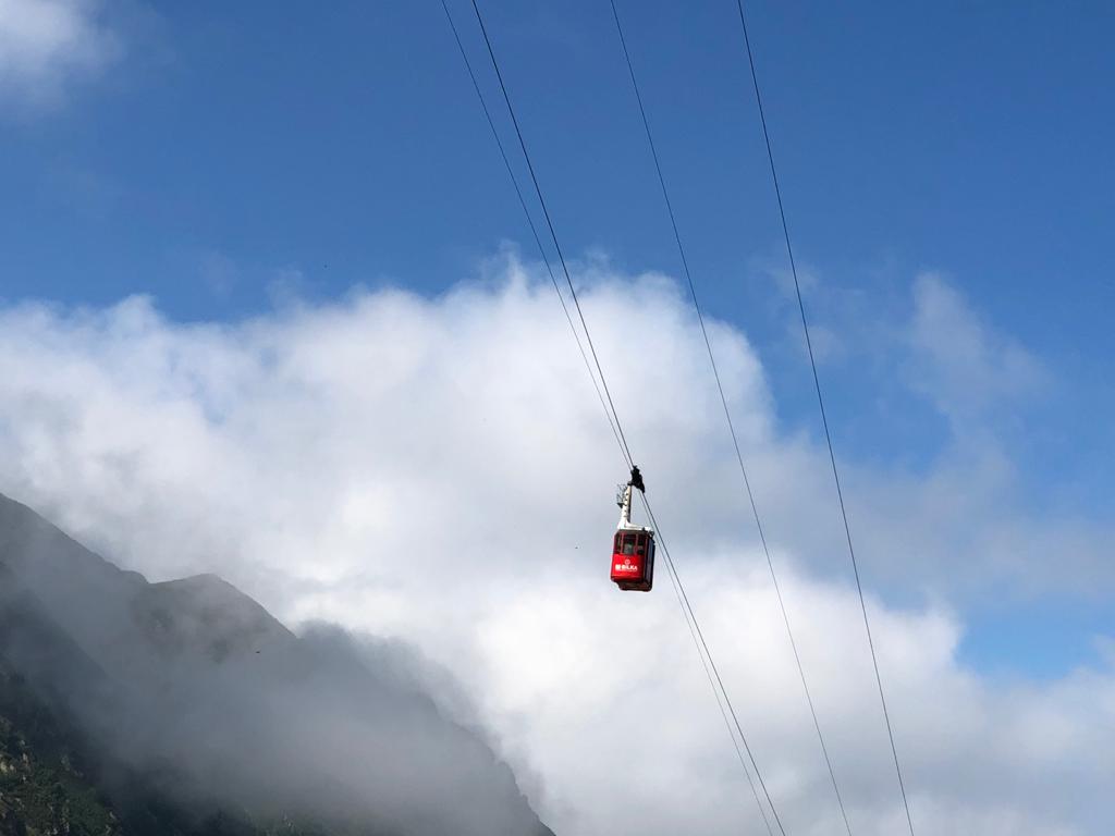 Felére csökkent a turisták és a vendégéjszakák száma