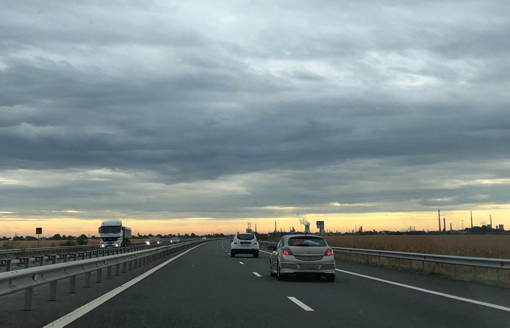 Négy éves késéssel ma megnyitják a forgalom számára a 15 km-es autópálya szakaszt