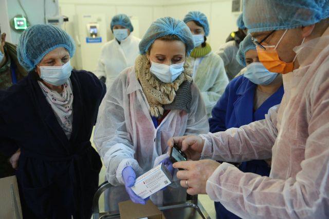 Ma elkezdődik a tanügyi alkalmazottak koronavírus elleni oltása