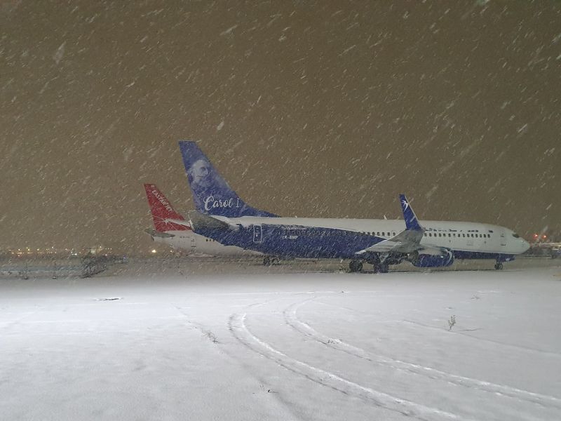 Késésekre lehet számítani a Bukarestből induló repülőgépek jégtelenítése miatt