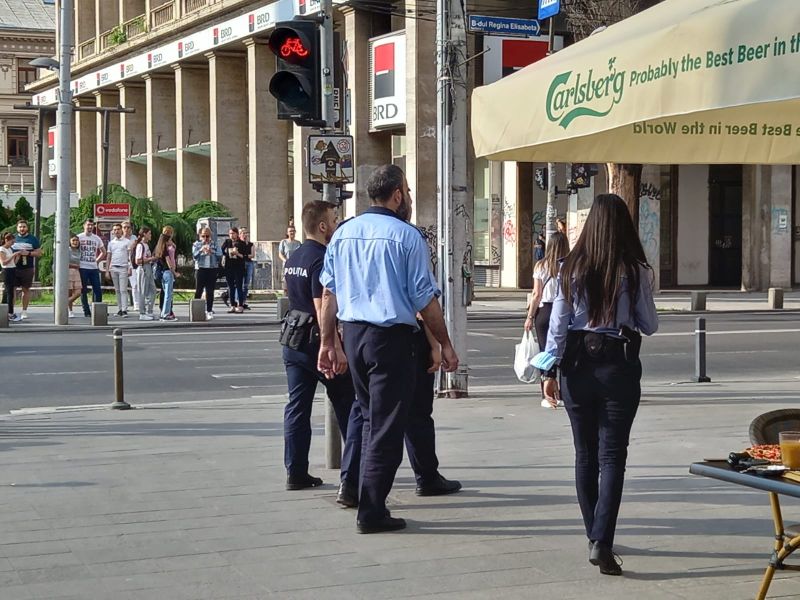 Szabadlábon védekezhet az a bukaresti rendőr, aki halálra gázolt egy 13 éves lányt