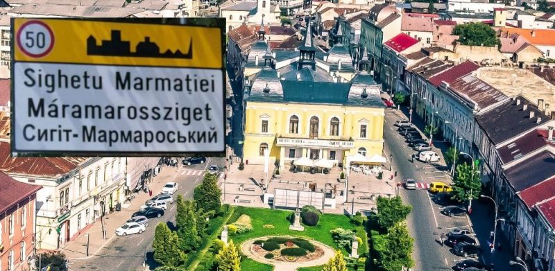 Háromnyelvű helységnévtáblát helyeztek ki Máramarosszigeten