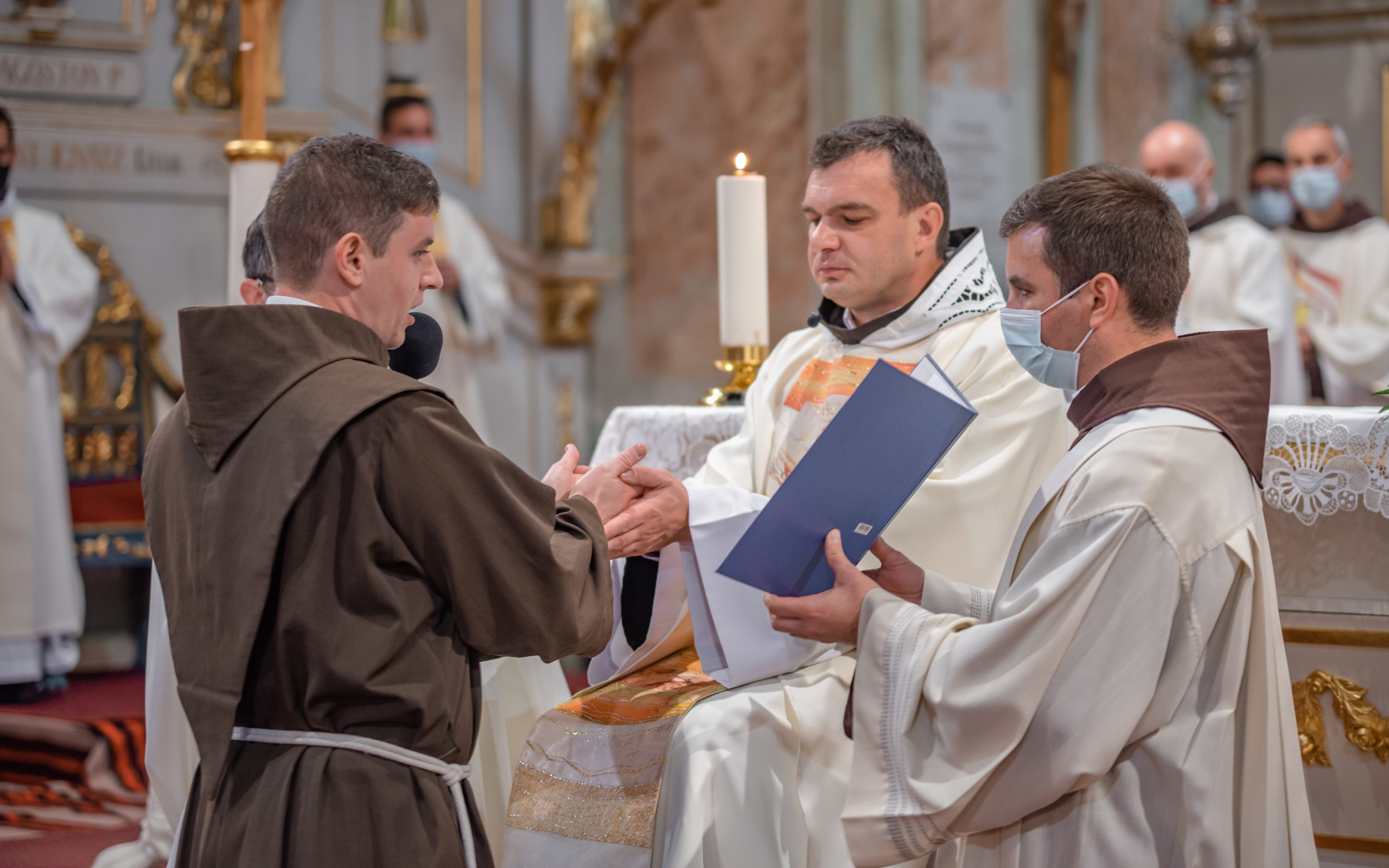 Fogadalomtétel Csíksomlyón