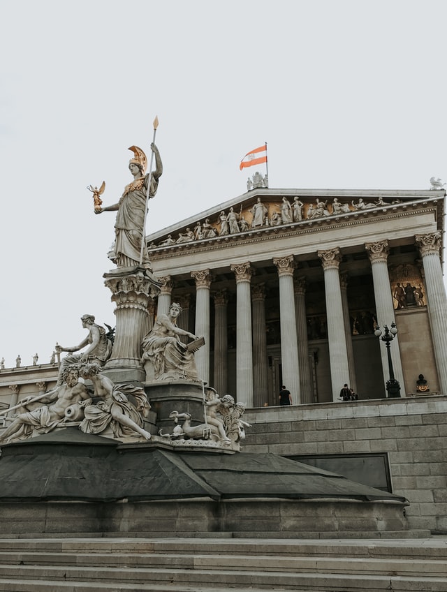 Ausztria szigorítja a belépési feltételeket az ország területére