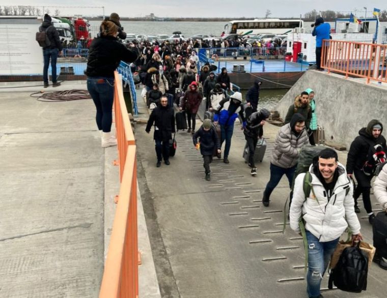 Érkeznek a menekültek