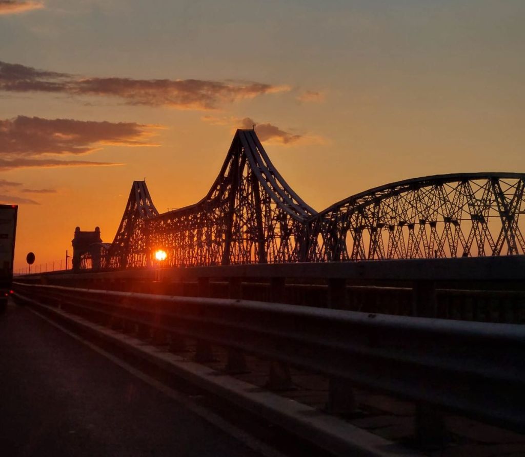 Csütörtökön adják át Románia leghosszabb fesztávolságú hídját