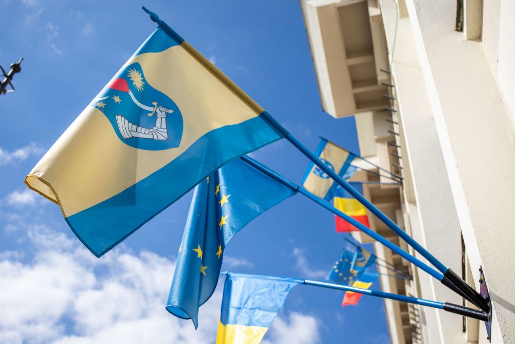 Pert vesztettek azok, akik támadták Kovászna megye zászlaját