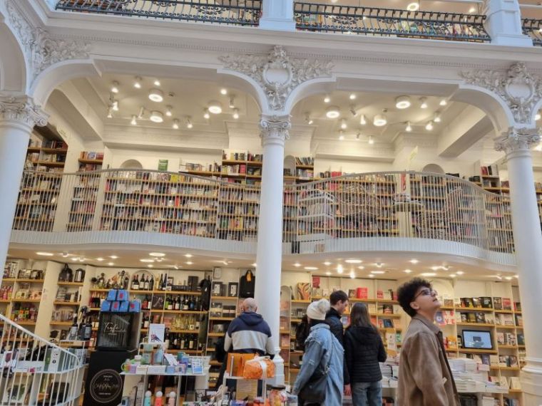 Október 31-ig lehet elkölteni a tanszertámogatást