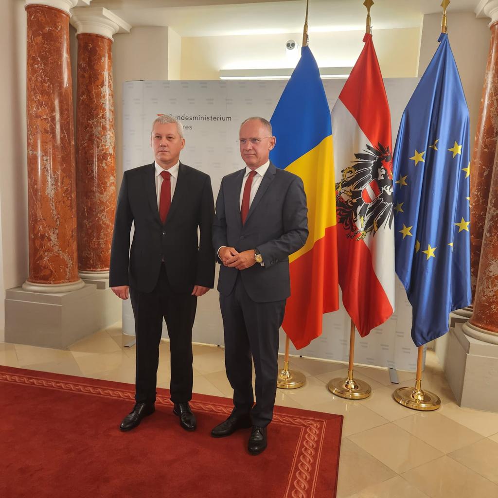 Románia akadályozza Ausztria részvételét a NATO-üléseken