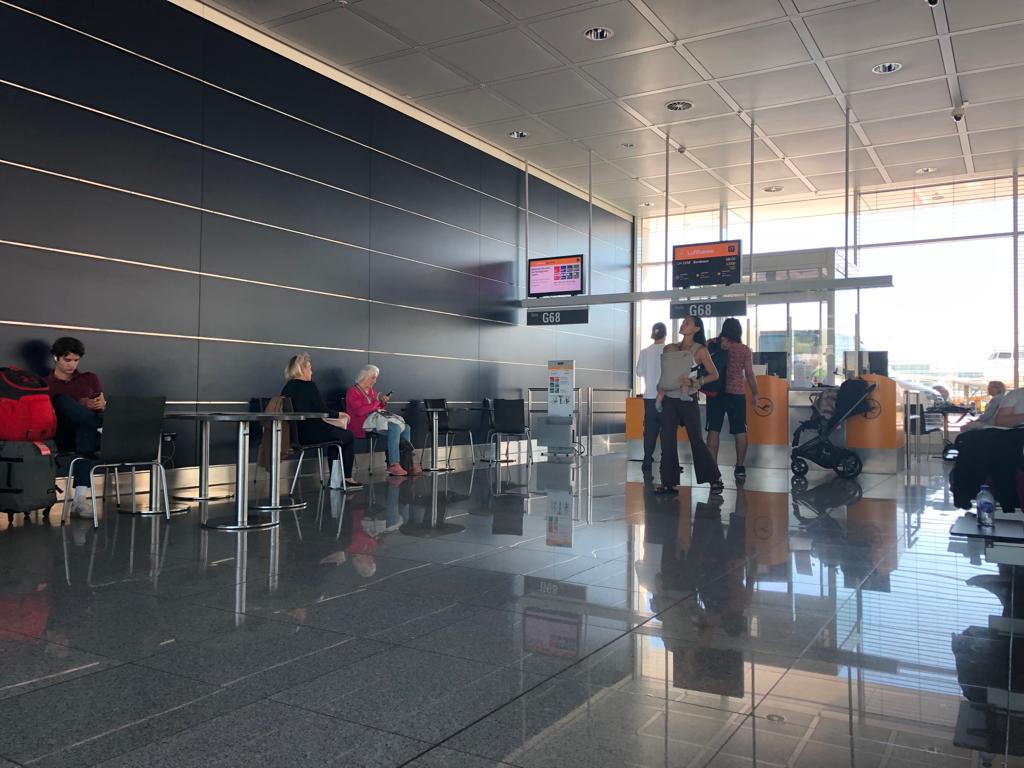 Figyelmeztető sztrájk kezdődött ma a müncheni repülőtéren