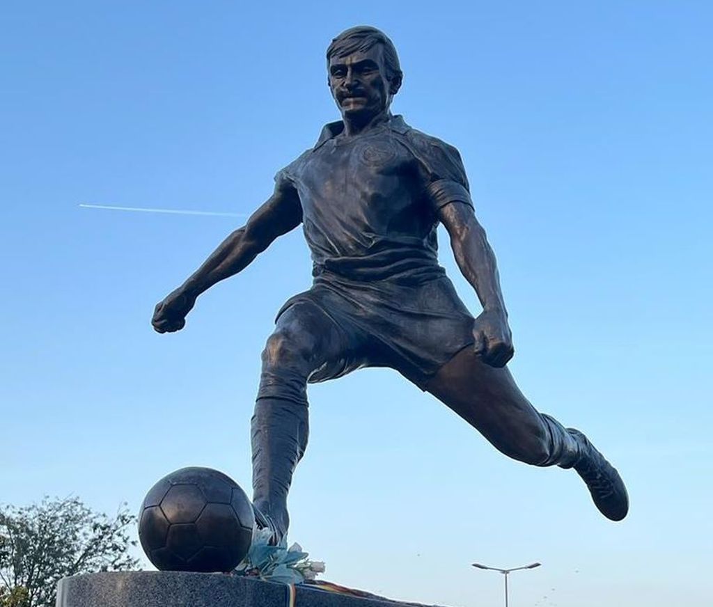Díszkivilágítás a Steaua színeiben  