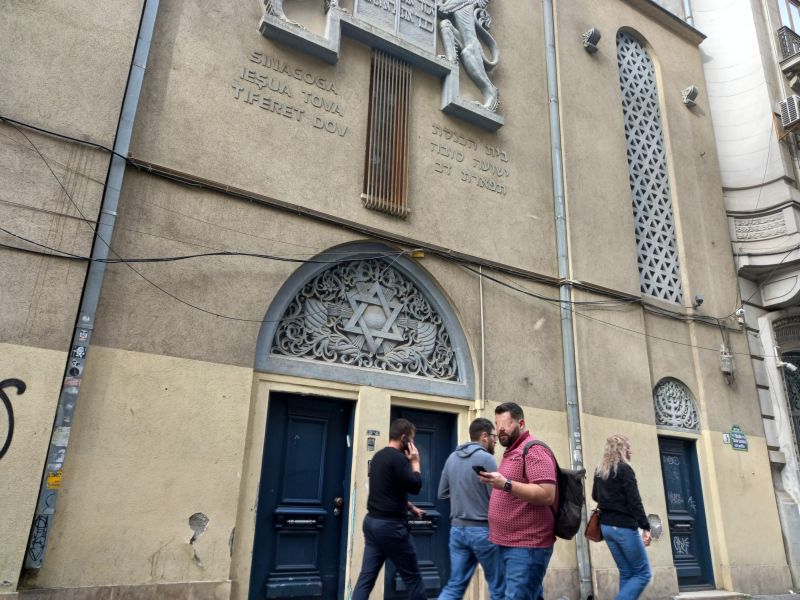 Nem kerül rács mögé a legionárius jelképeket ragasztgató