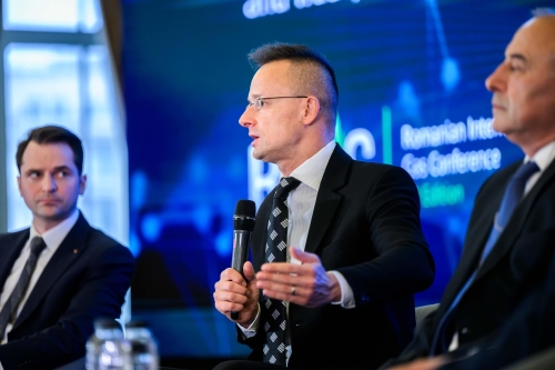 Terrorszervezetté minősítené az Antifa mozgalmat Szijjártó Péter