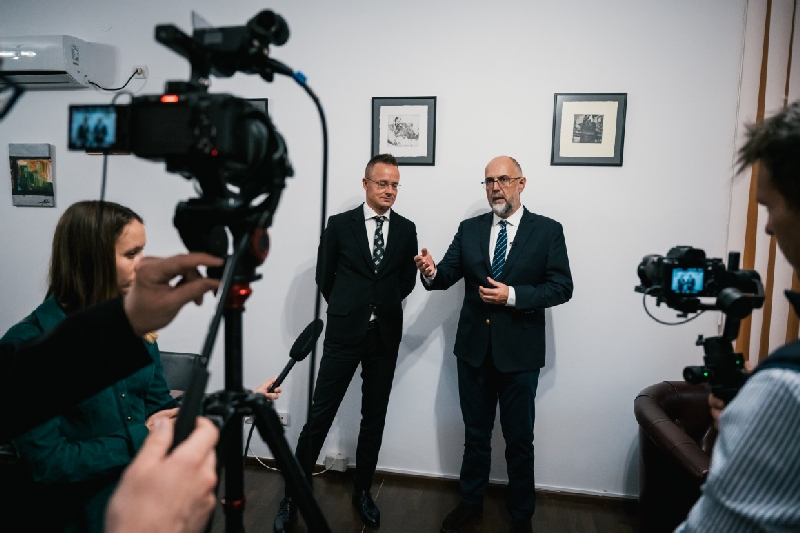 Gratulált a magyar külügyminiszter