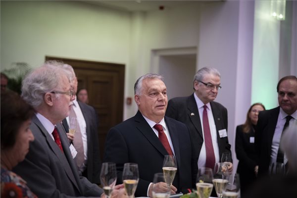 A szuverenitás védelme a téma