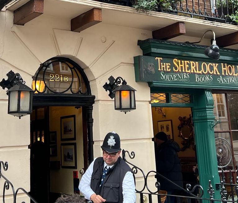 Őrizetben az egykori brit herceg