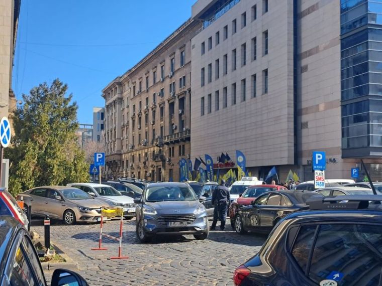 Két év után vezethetnének erős autót a kezdő sofőrök