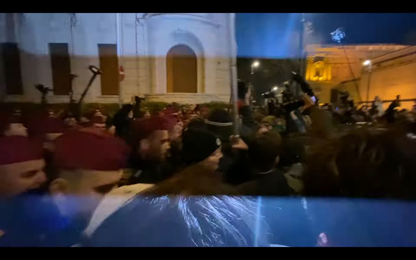 Budapesten tízezrek tüntettek a pedofilbotrány miatt