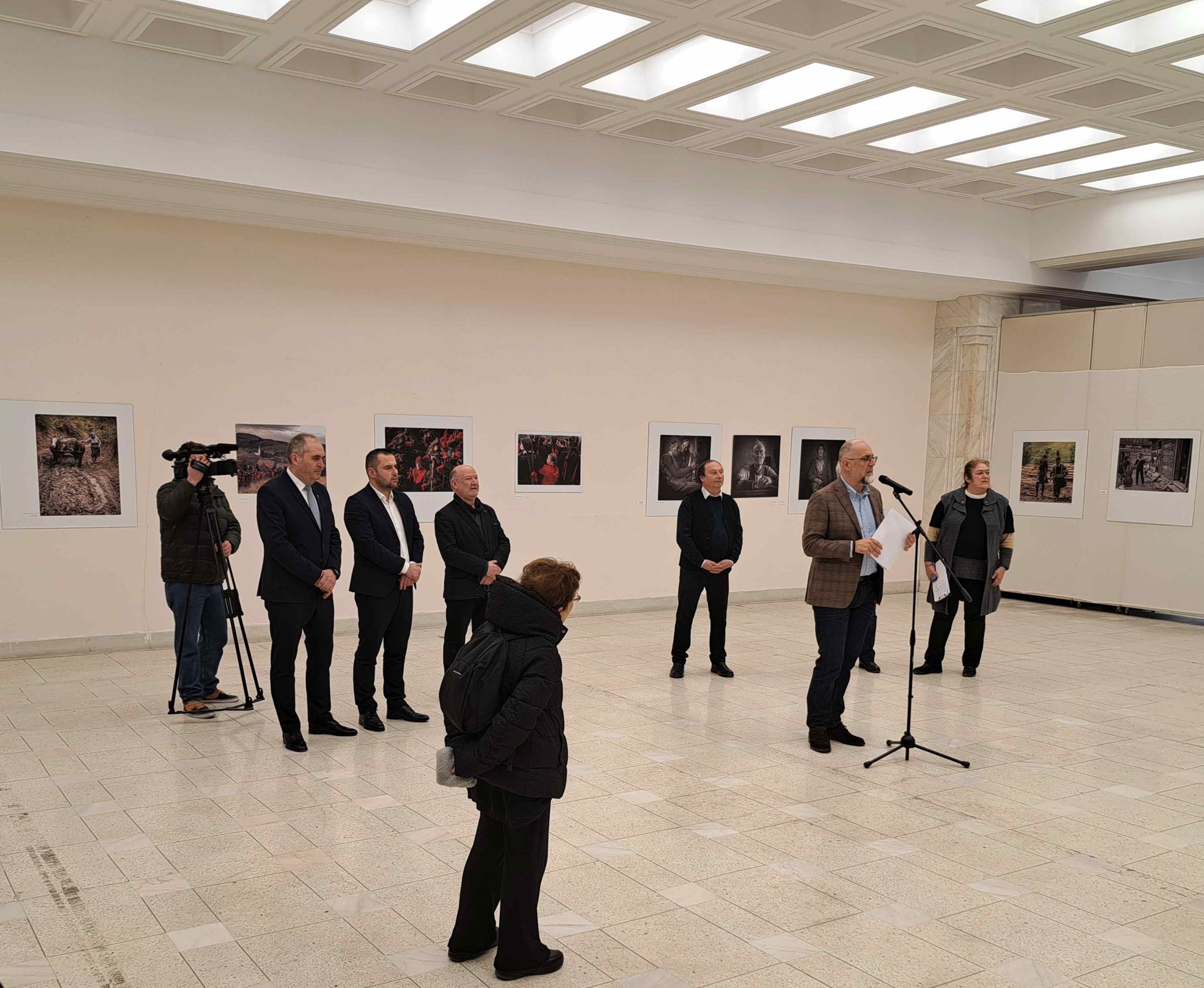 Ádám Gyula fotói a bukaresti parlamentben