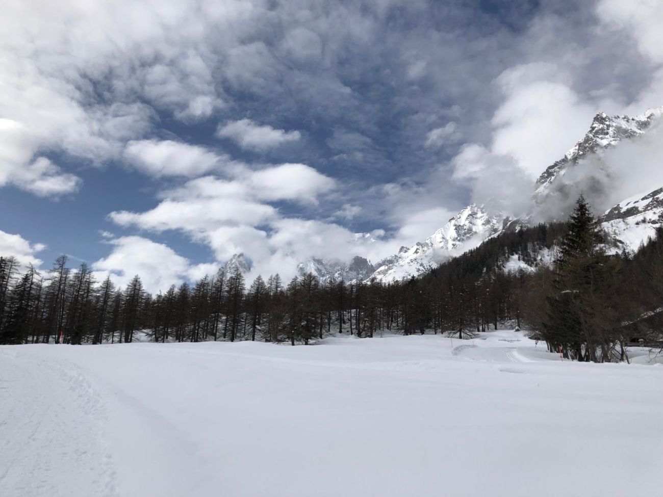 Megtalálták a hegyimentők a Máramarosi-havasokban bajba jutott három ukrán személy egyikét