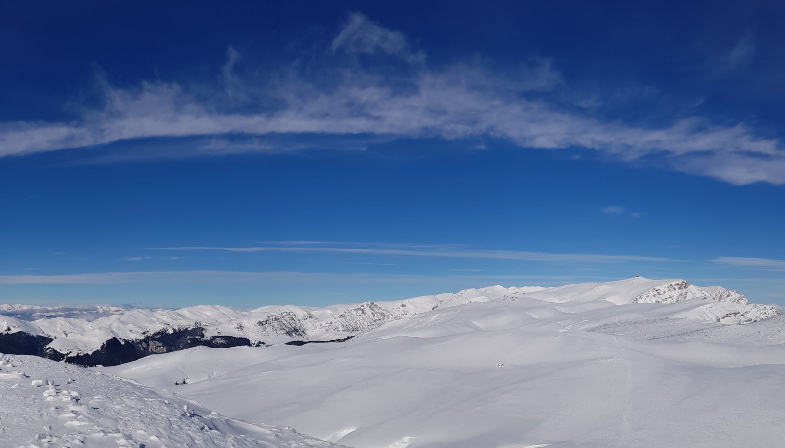 Továbbra is jelentős a lavinaveszély a Fogarasi-havasok és a Bucsecs-hegység 1800 méter fölötti régióiban