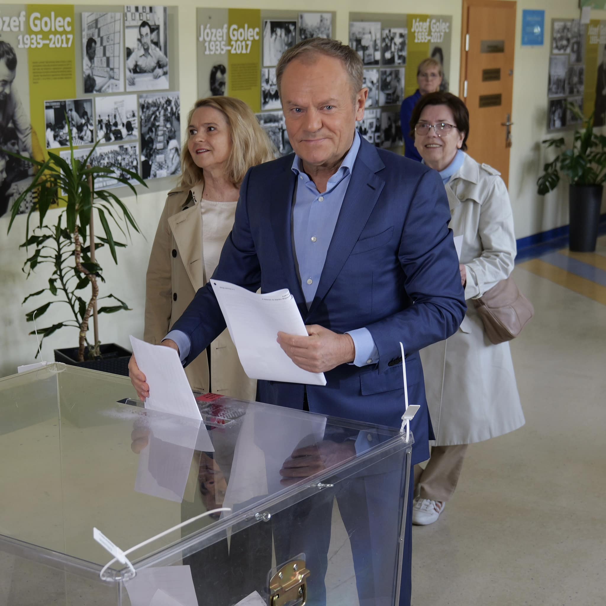 Tovább csökkent a volt kormánypárt népszerűsége Lengyelországban