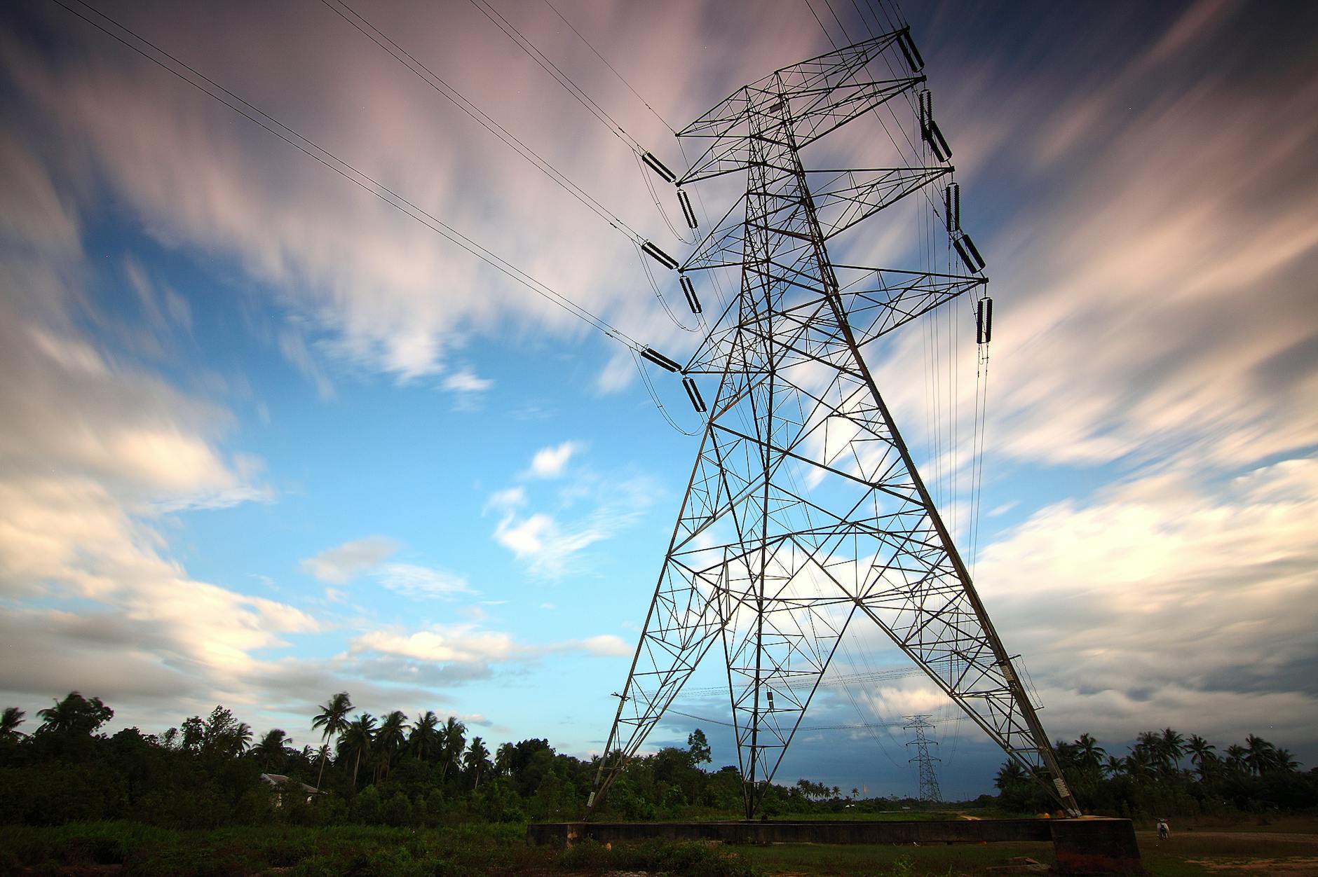 Szakértők szerint semmi nem indokolja az állami beavatkozást az  energiapiacon