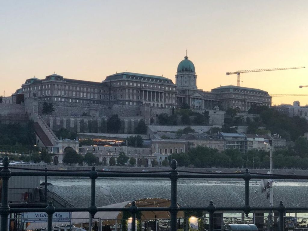 Volodimir Zelenszkij Budapestre látogat?