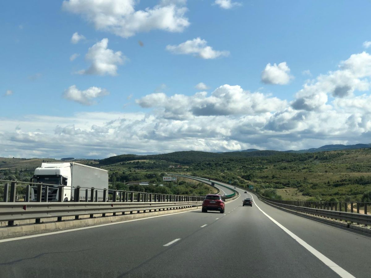 Korlátozták a 7,5 tonnánál nagyobb össztömegű járművek forgalmát