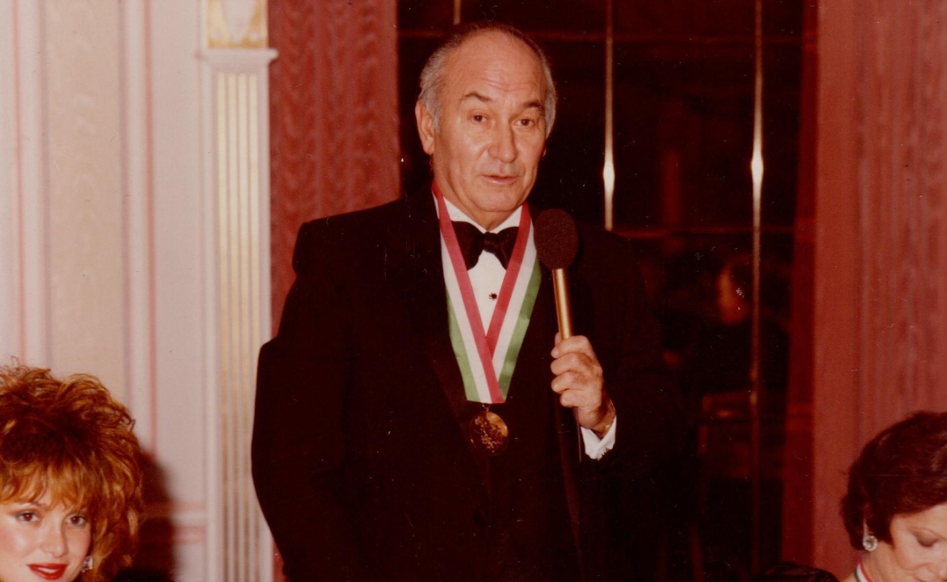 Egy magyar úr New York-ból