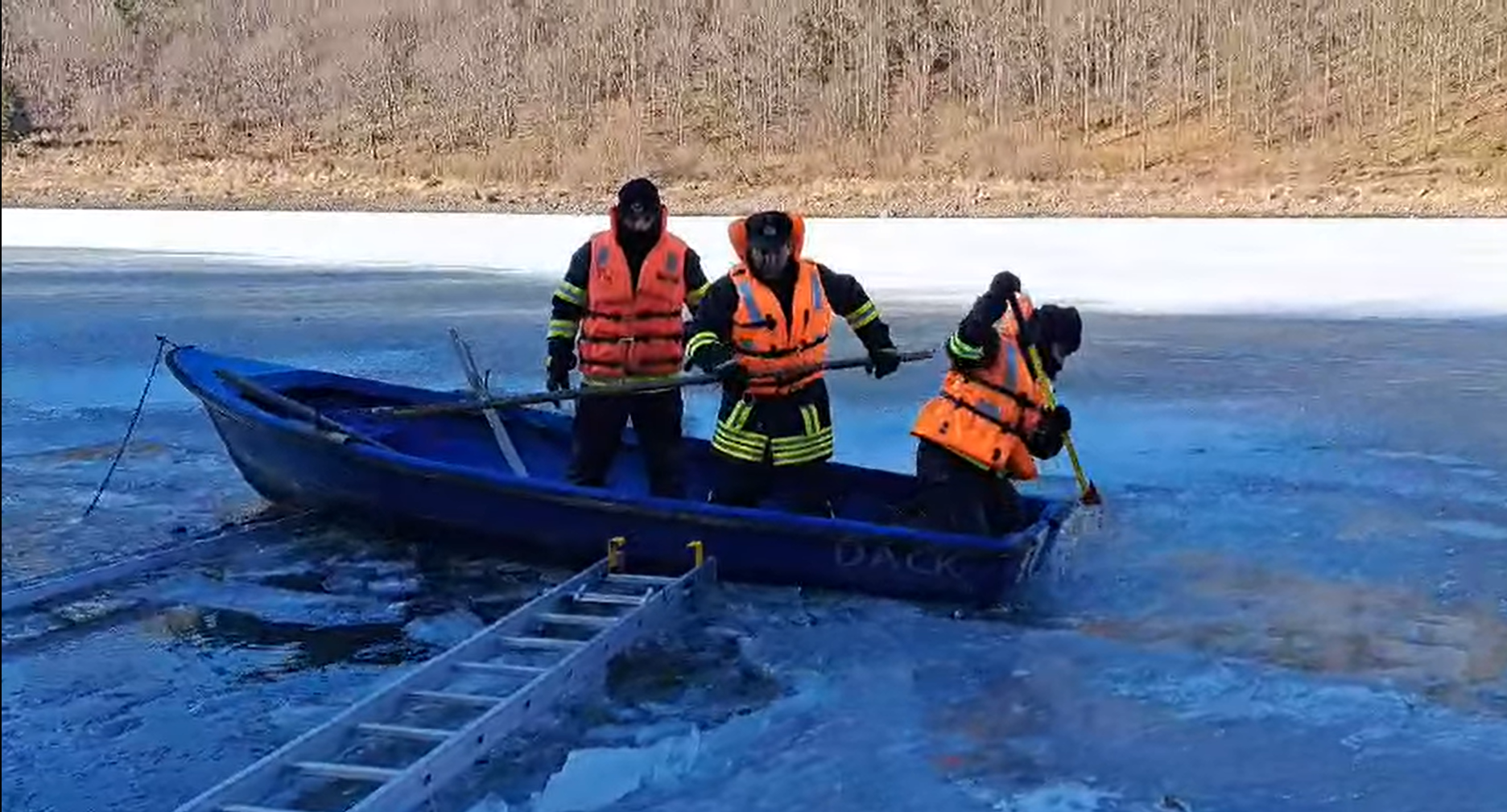 Még mindig keresik azt a 23 éves fiatalembert, aki a zetelaki tóba eshetett
