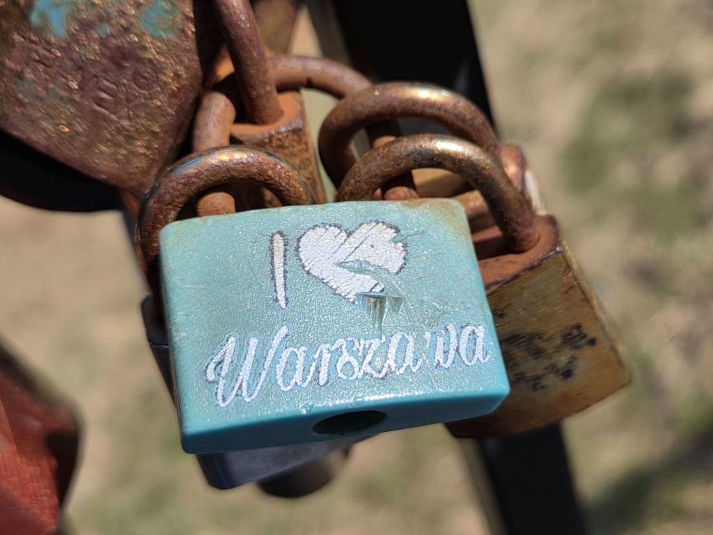 Dél-koreai rakéták lengyelországi gyártásáról írtak alá szerződést Varsóban