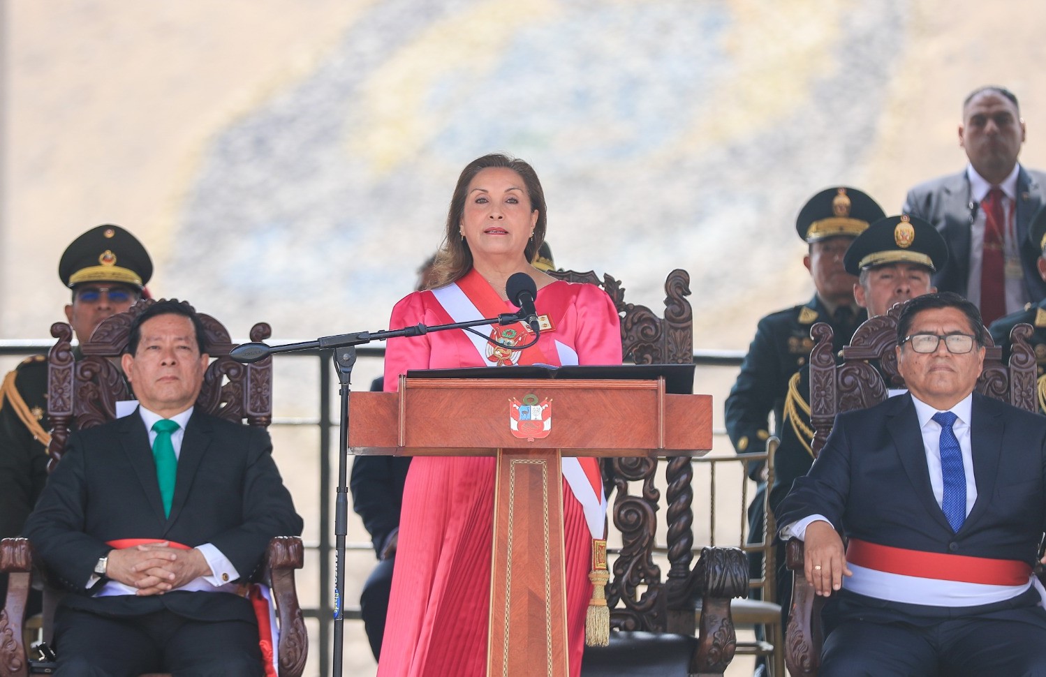 Menesztették a perui elnököt