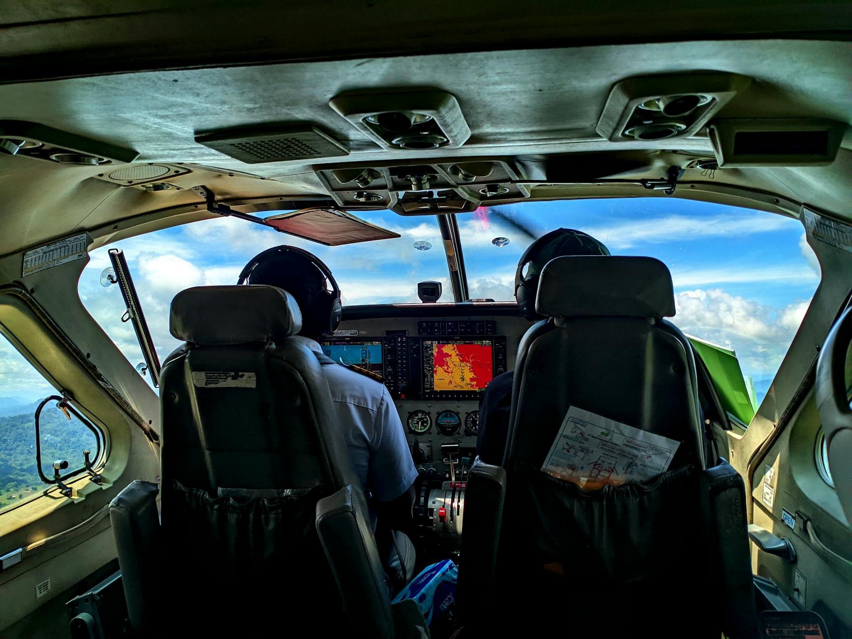 Nyolc magyar turista halt meg egy kenyai repülőbalesetben