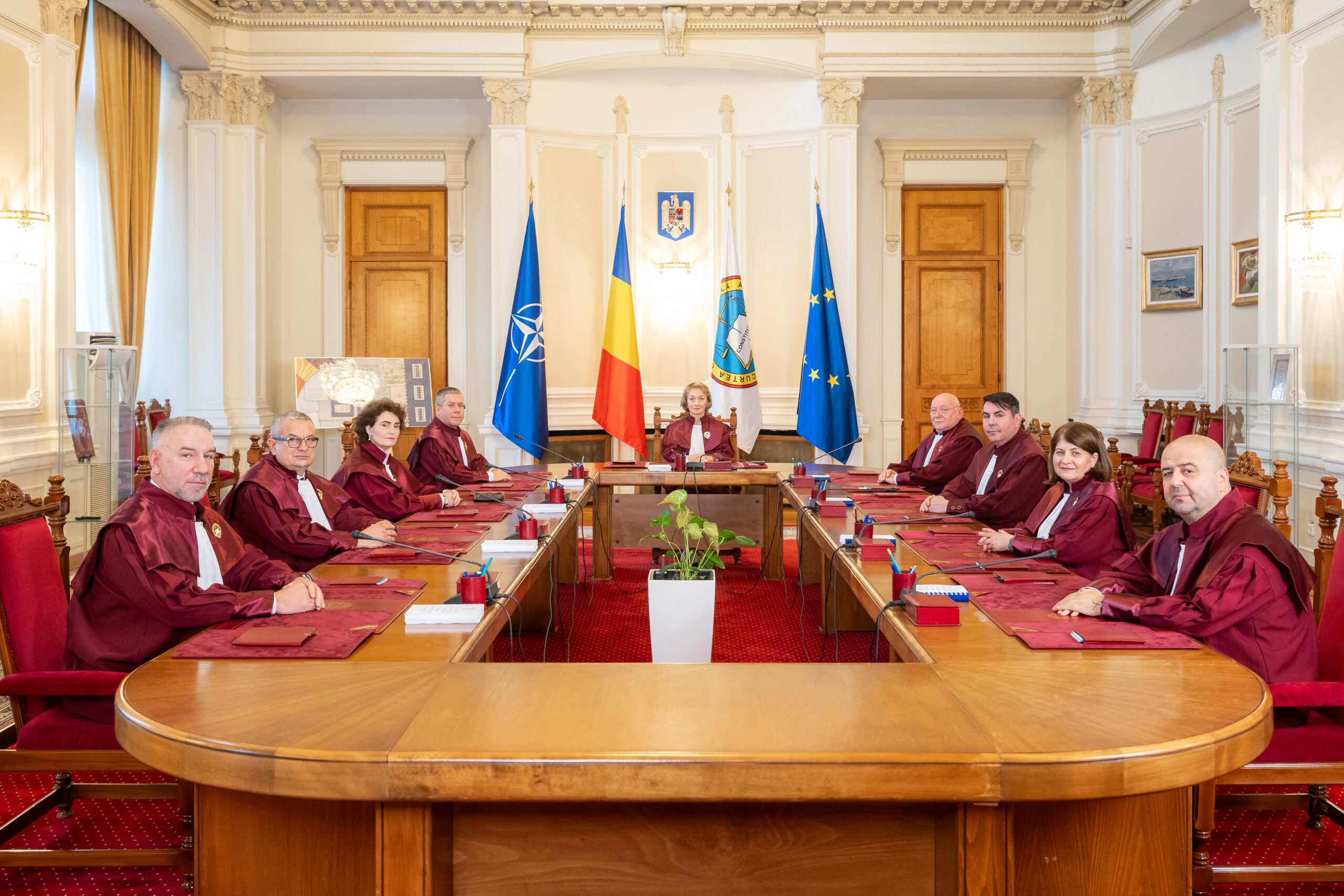 Továbbra is függőben két alkotmánybíró mandátuma