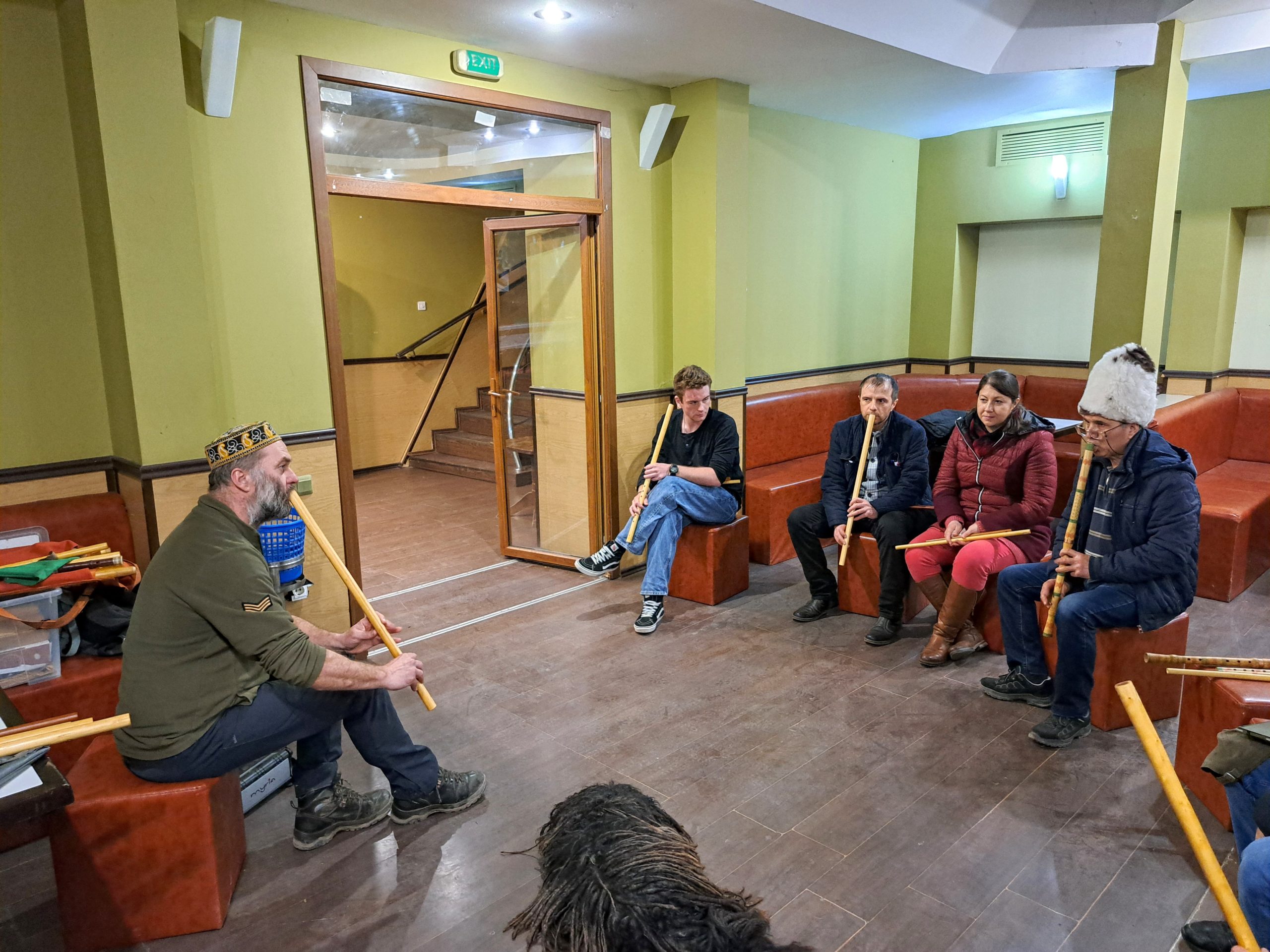 Népi hangszeroktatás Bukarestben Ségercz Ferenccel