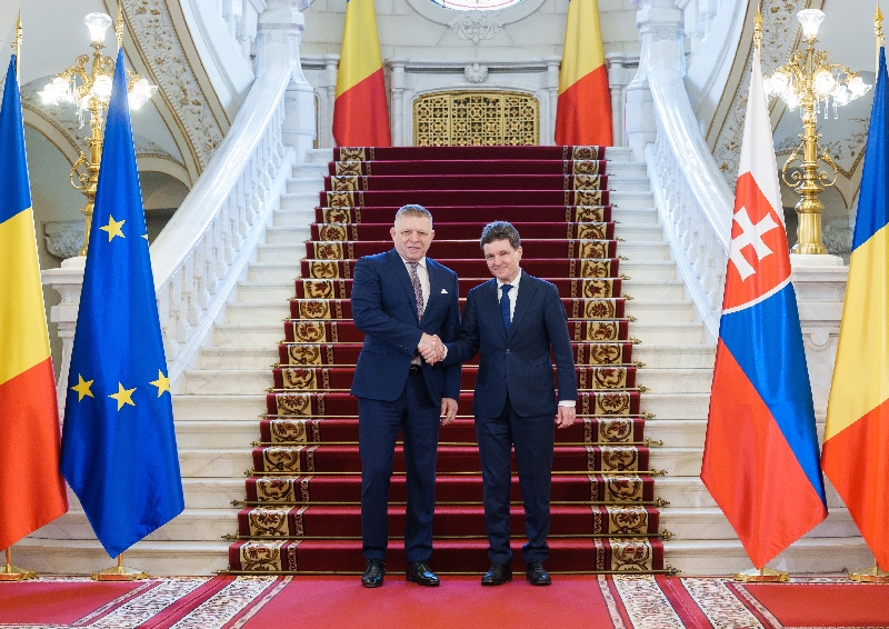 Megérkezett Bukarestbe Robert Fico szlovák kormányfő