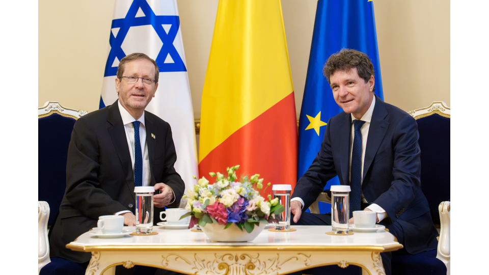 Román-izraeli csúcstalálkozó Bukarestben